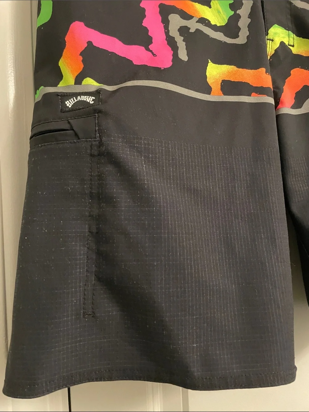 Billabong Fifty50 Airlite Boardshorts Men’s 30 Black Neon Zigzag Surf Swim